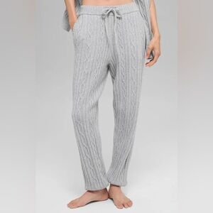 Alo Yoga Cable Knit Winter Bliss Pant in Athletic Heather Grey Size L